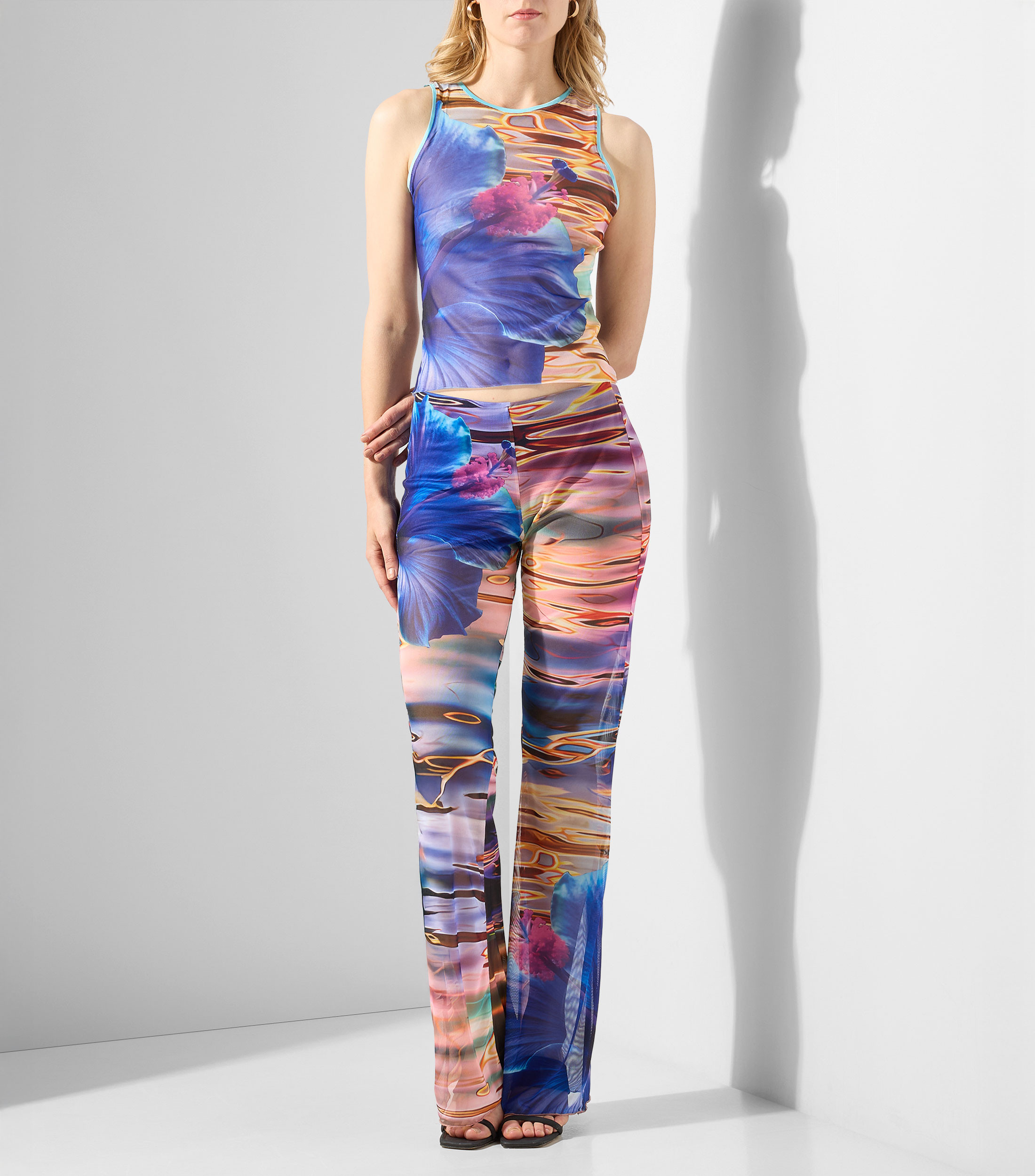 Blusa estampada sin mangas Mujer